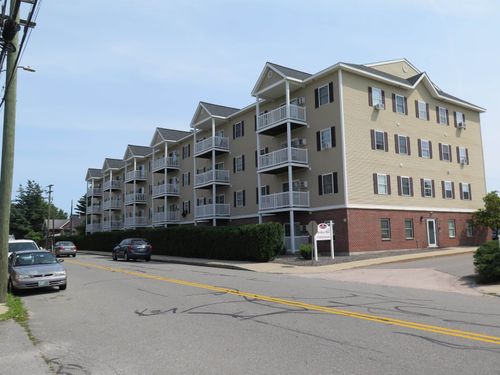 212-18 Harbor Avenue, Nashua, NH, 03060 | Card Image