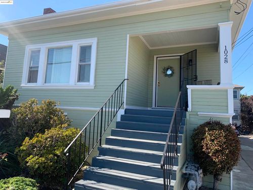 1028 61st St, Oakland, CA, 94608-2355 | Card Image