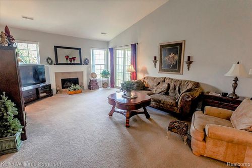 3507 Tremonte Cir N, Oakland Twp, MI, 48306-5010 | Card Image