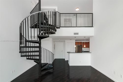 apt-826-300 S Biscayne Blvd, Miami, FL, 33131-5359 | Card Image