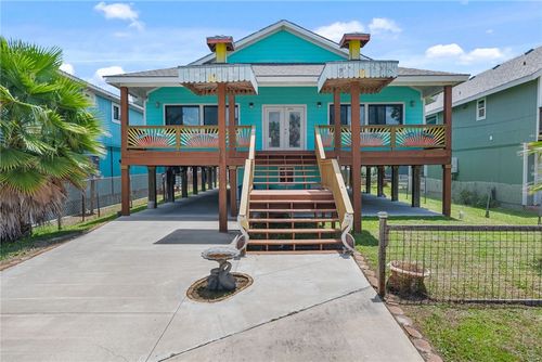 720 S Magnolia St, Rockport, TX, 78382-2436 | Card Image