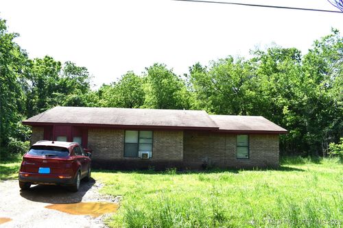 708 S J St, Hugo, OK, 74743-6627 | Card Image