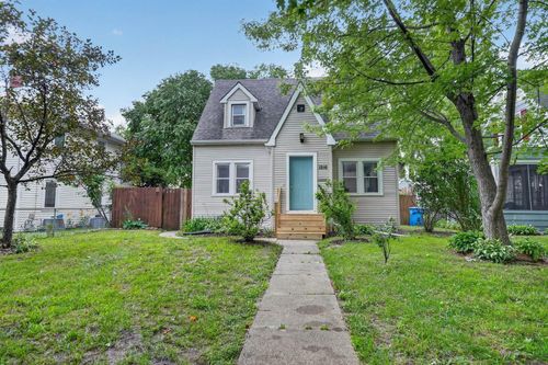 1216 Independence Ave, Waterloo, IA, 50703-4334 | Card Image