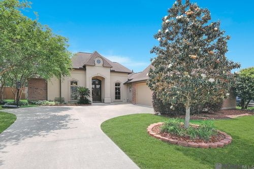 8659 Highcrest Dr, Baton Rouge, LA, 70809-5217 | Card Image