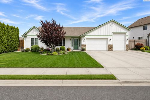 6211 Somerset Ln, Pasco, WA, 99301-8887 | Card Image