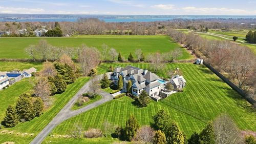 99 Meadowlark Ln, Portsmouth, RI, 02871-3321 | Card Image
