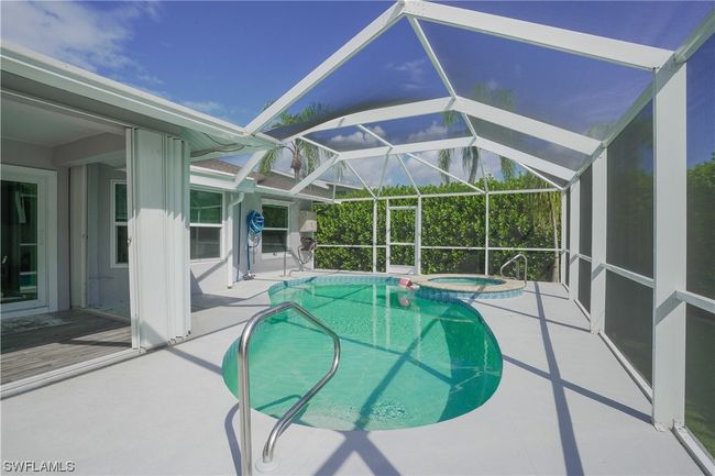 201 S Bahama Ave, House other with 3 bedrooms, 2 bathrooms and null parking in Marco Island FL | Image 26