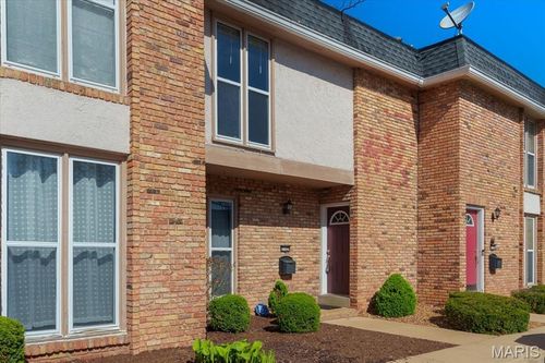 1129-1129 Rue La Ville Walk, Saint Louis, MO, 63141-6209 | Card Image