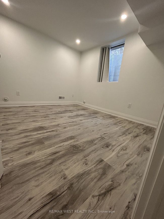 LOWER - 26 Doric St, House other with 1 bedrooms, 1 bathrooms and 1 parking in Ajax ON | Image 7