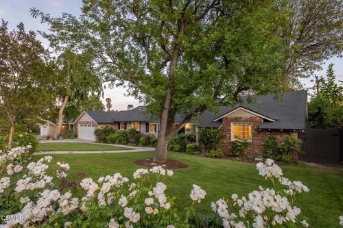 904 Wiladonda Dr, La Canada Flintridge, CA, 91011-2529 | Card Image