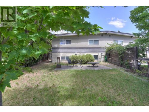 803 Patterson Ave, Kelowna, BC, V1Y5C9 | Card Image