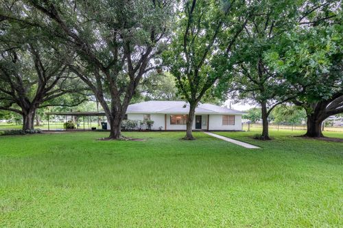 388 Delbur St, El Campo, TX, 77437-2549 | Card Image