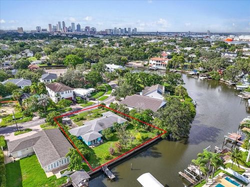 545 Suwanee Cir, TAMPA, FL, 33606-3830 | Card Image