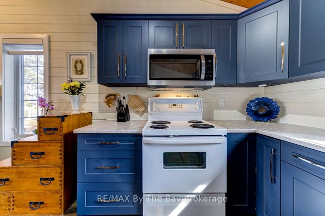 30 Cabin Cres, House other with 3 bedrooms, 1 bathrooms and 2 parking in Wasaga Beach ON | Image 13