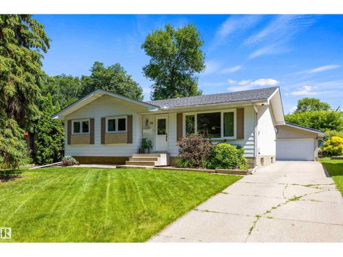 26 Milburn Cres, St Albert, AB, T8N1X8 | Card Image
