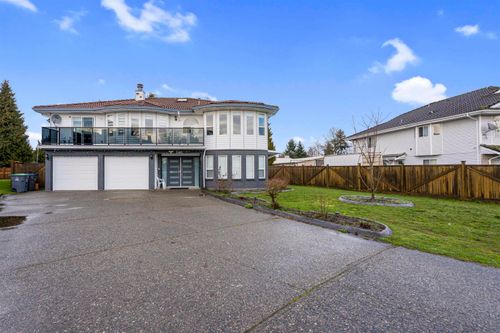 7595 122a St, Surrey, BC, V3W0K7 | Card Image