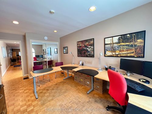 3221a Yonge St, Toronto, ON, M4N2L3 | Card Image