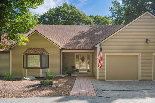 40-40 Bentwood Dr, Sturbridge, MA, 01566-1129 | Card Image