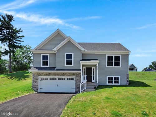 566 Monocacy Trl, SPRING GROVE, PA, 17362-1512 | Card Image