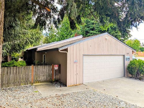 apt-3-233 Dorn Ave, Everett, WA, 98208-2648 | Card Image