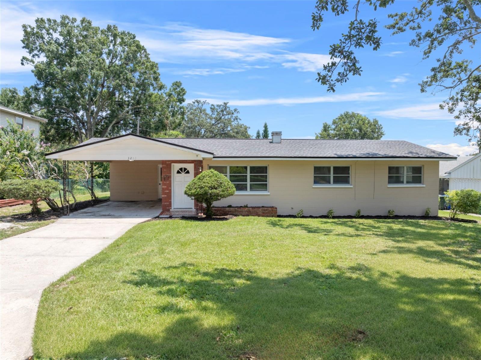 Carleton Cir, Lakeland, FL 33803