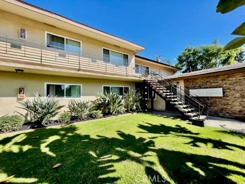 apt-11-12437 Harris Ave, Lynwood, CA, 90262-5277 | Card Image