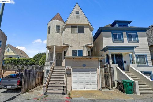 818 E 18th St, Oakland, CA, 94606-2521 | Card Image