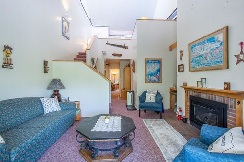 18-161 Mountainside Dr, Warren, VT, 05674-6719 | Card Image