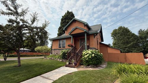 917 N Hemlock St, Ironwood, MI, 49938-1020 | Card Image