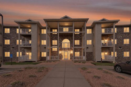 207-1590 Parkwood Dr, Woodbury, MN, 55125-2083 | Card Image