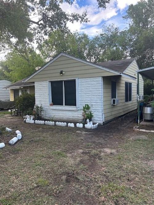 5211 Pensdale St, Houston, TX, 77033-2923 | Card Image