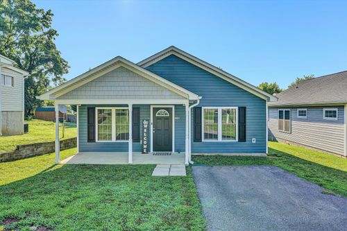 302 9th St, Vinton, VA, 24179-3004 | Card Image
