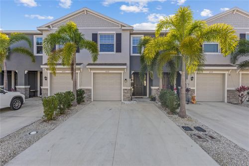 6517 Serenity Fall Ln, SARASOTA, FL, 34240-2429 | Card Image