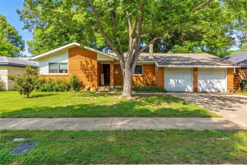 1916 Valley Ln, Arlington, TX, 76013-1573 | Card Image