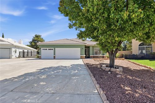 44154 Coral Dr, Lancaster, CA, 93536-6814 | Card Image