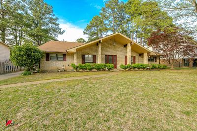 2408 Prestwick Drive, House other with 3 bedrooms, 2 bathrooms and null parking in Shreveport LA | Image 3