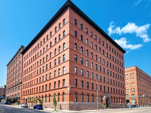 701-300 Wall St, Saint Paul, MN, 55101-2480 | Card Image