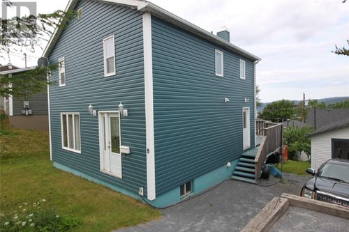 9 Edinburgh Ave, Corner Brook, NL, A2H1P6 | Card Image