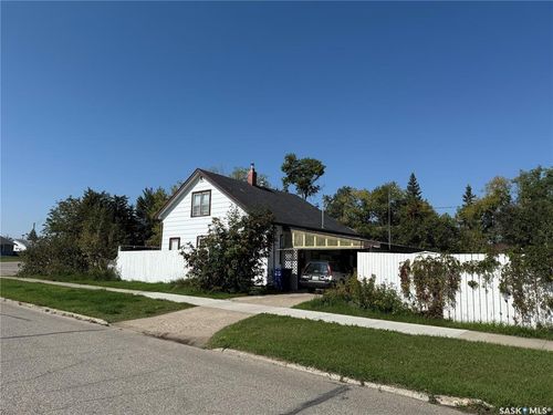 223 5th St W, Nipawin, SK, S0E1E0 | Card Image