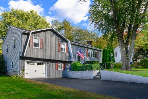 15 Forest Drive, Montville, CT, 06382 | Card Image