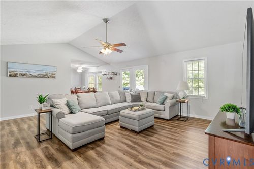 244 Parkwood Dr, Aylett, VA, 23009-2956 | Card Image