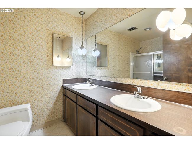 1425 Se 9 Th St, House other with 6 bedrooms, 3 bathrooms and null parking in Gresham OR | Image 16