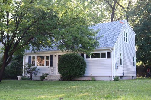 102 Federal St, West Hartford, CT, 06110-1724 | Card Image