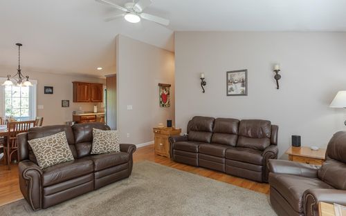 68 Katie Ln, Swanzey, NH, 03446-5607 | Card Image