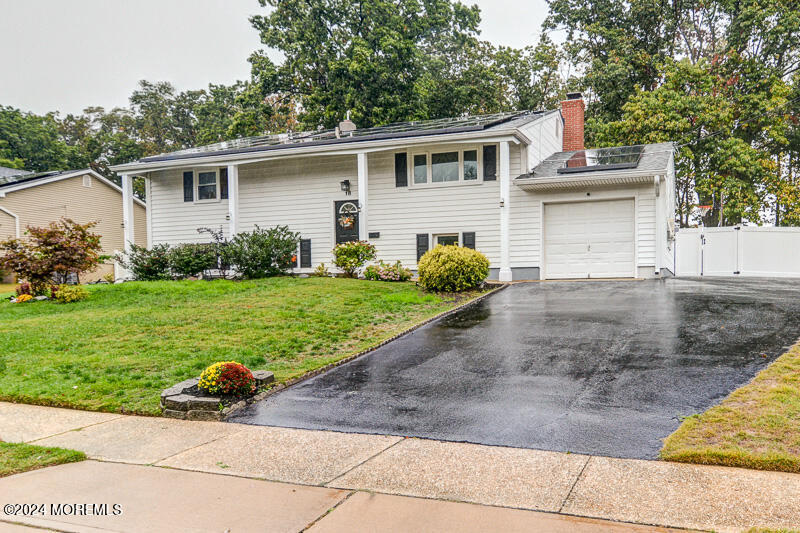 Southport Dr, Howell, NJ 07731