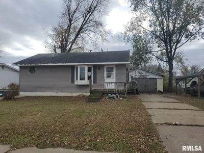 611 15 Th Place, House other with 3 bedrooms, 1 bathrooms and null parking in Camanche IA | Image 1