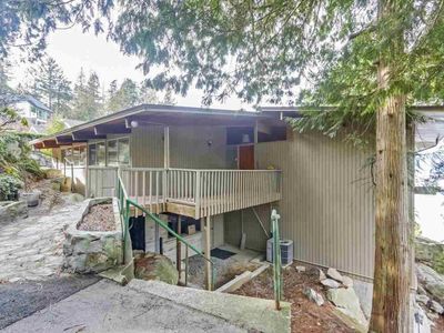 5122 Marine Dr, House other with 5 bedrooms, 2 bathrooms and null parking in West Vancouver BC | Image 1