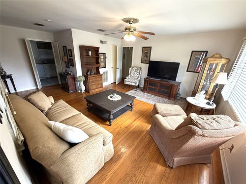 154 Southfield Rd, Shreveport, LA, 71105-3703 | Card Image