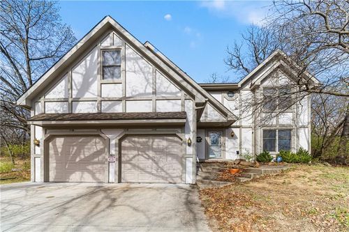 3900 Garland Ave, Leavenworth, KS, 66048-5539 | Card Image