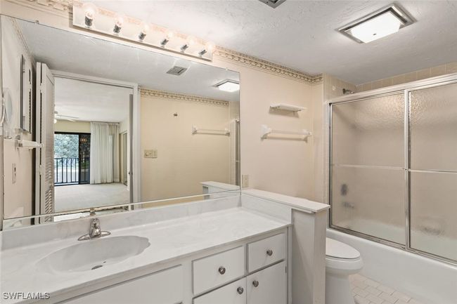 UNIT-203 - 537 Lake Louise Cir, Condo with 2 bedrooms, 2 bathrooms and null parking in NAPLES FL | Image 13